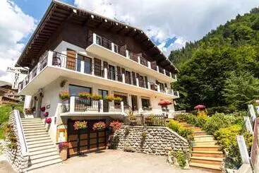 ホテル Flor Alpes