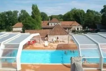 ホテル Logis  Auberge Du Colombier