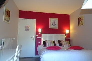 هتل Logis L Auberge Du President