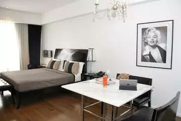 Broadway Hotel & Suites