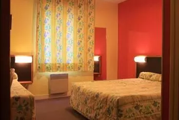 هتل Logis Hôtel Et Restaurant La Tour Brette