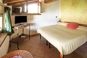 Сельский дом Flat With Private Garden And Air Conditioning