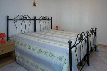 קוטג'' Apt Porticato 2   Cantoru