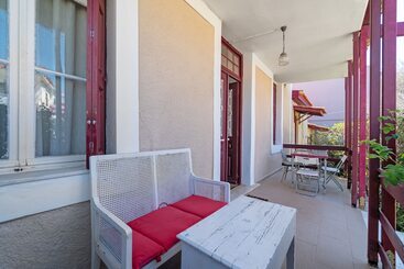 Costa Vasia Suites & Apartments