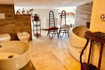 تختخواب و صبحانه Gardabeds Adults Only