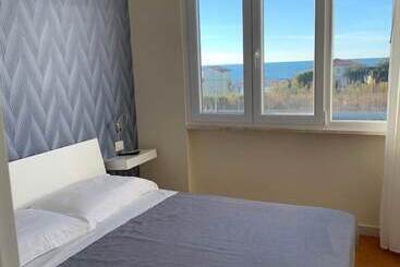 Hostal Acquaviva Experience B&b