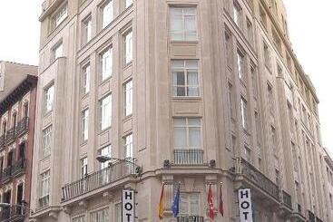 هتل Quatro Puerta Del Sol