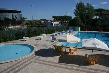 Hotel Camping Village Versilia Mare