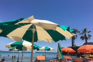 Nocleg ze śniadaniem Blue Sea Rooms Apartment Cagliari