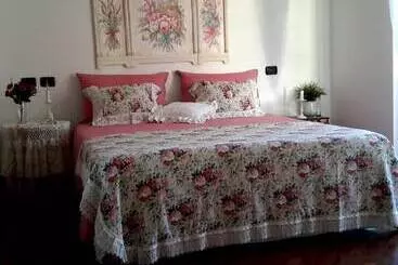Pension  Betì House Fiera Airport Guesthouse