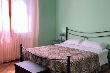 Casa T Bed And Breakfast & Home Restaurant Di Tacchino Simone