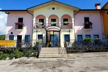 Majatalo Locanda  Alla Rosa