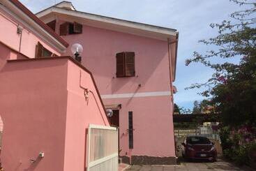 Bed and Breakfast L Aurora Viola