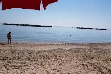 Hotelli Ambruosi Village Resort & Spa