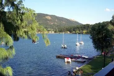 Hotelli Camping Aviglianalacs