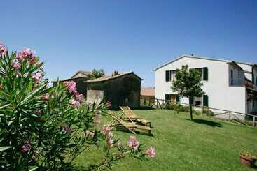 فندق ريفى Azienda Agricola Parmoleto