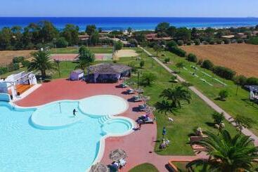 住所  Rey Beach Club