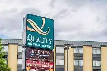 Quality Hotel & Suites At The Falls