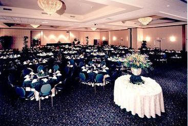 Gateway Hotel & Conference Center