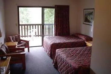 ホテル Helmcken Falls Lodge