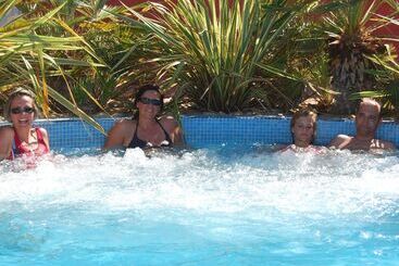 Cozy Cottage Near The Beach In Agde