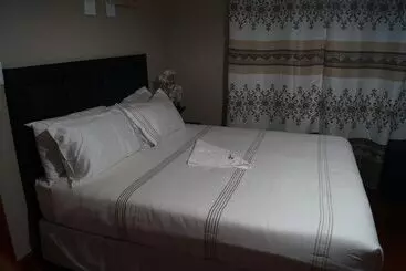 تختخواب و صبحانه Miraton Eastgate Suites