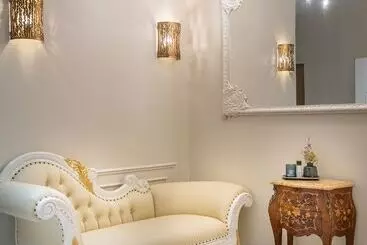 فندق Chateau Des Reynats