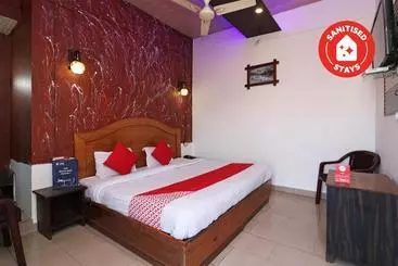 Hotel Oyo 73074  Rathore
