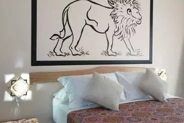 تختخواب و صبحانه Big Mama Jungle Rooms