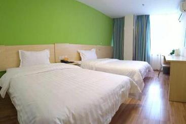 בית מלון כפרי 7days Inn Yibin Boxi City Center Branch