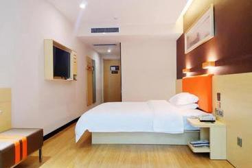 Hotel 7days Premium Heze Train Station Branch