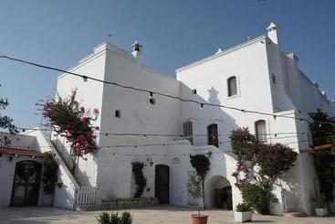 فندق Masseria Parco Di Castro