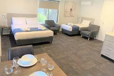 Eastend Studio Apartments