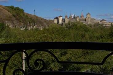 فندق صغير Smotrytska Vezha