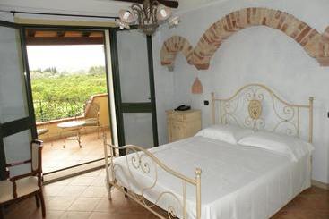 Отель Agriturismo Su Canonigu