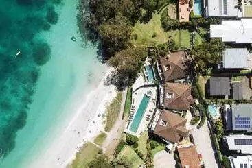 Dutchies Motel Nelson Bay & Dutchmans Beach Apartments