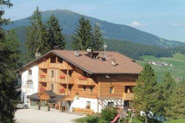 بنسيون Chalet Frapes