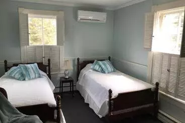 Hostel The Tuna Blue Inn And Restaurant