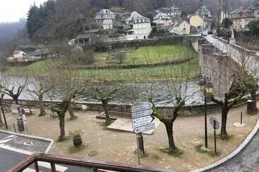 Hôtel Restaurant Aux Armes D Estaing   Kb Hotel Group