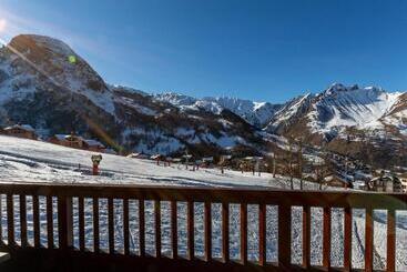 アパートホテル Les Chalets Du Gypse