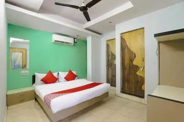 Hotel Oyo 68115 Sun Guest House