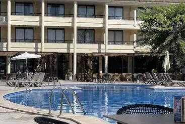 Aparthotel Bahia Pollensa