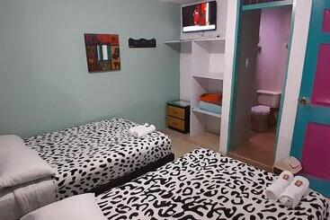 Pension Hostal Johnnier