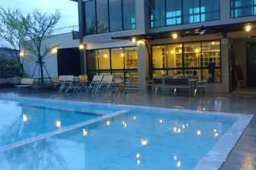 Hotel The Residence Thepkanjana