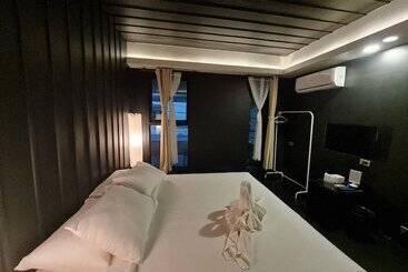 Trat 101 Hotel Sha Certified