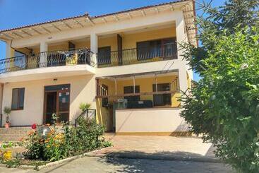 بنسيون Complex Scorpion