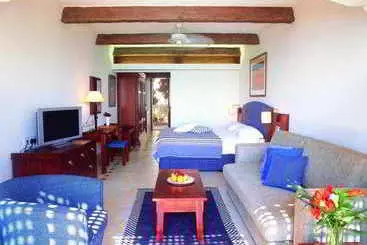 Columbia Beachotel Pissouri