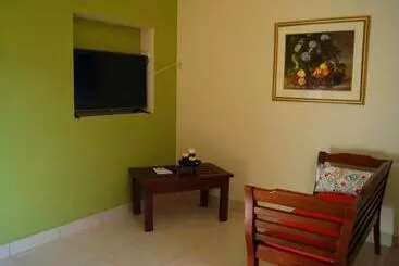 ユースホステル La Residencia Inn