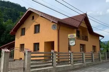 Pension Krystal Romuli