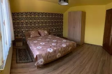 Pensão Krystal Romuli